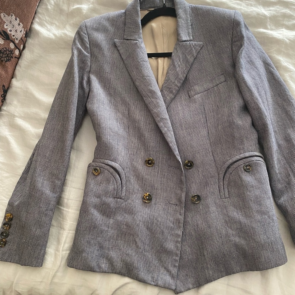 Sophisticated Women's Gray Double-Breasted Blazer